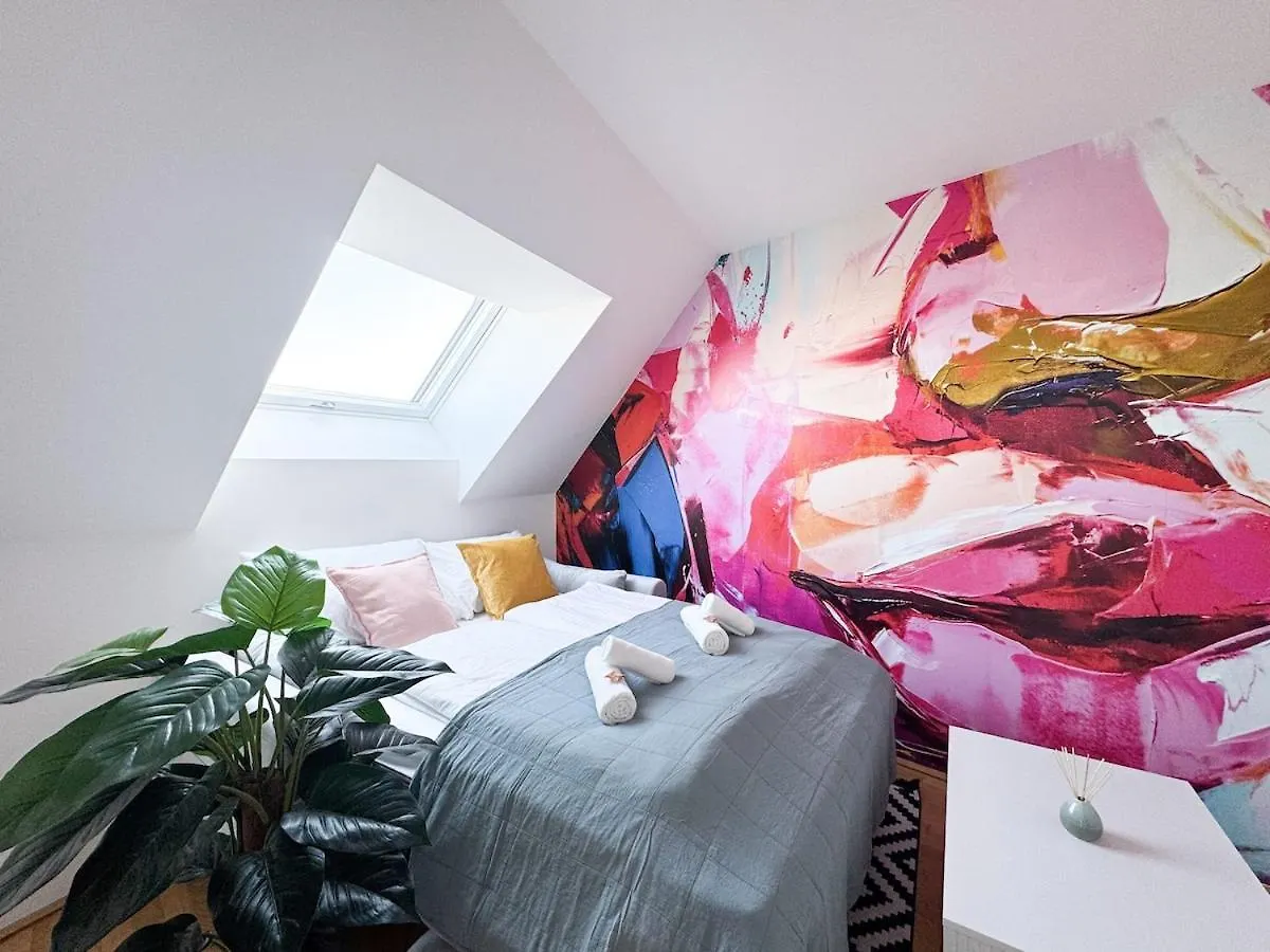 Modern & Spacious 2Br Apartment With Balcony Vienne