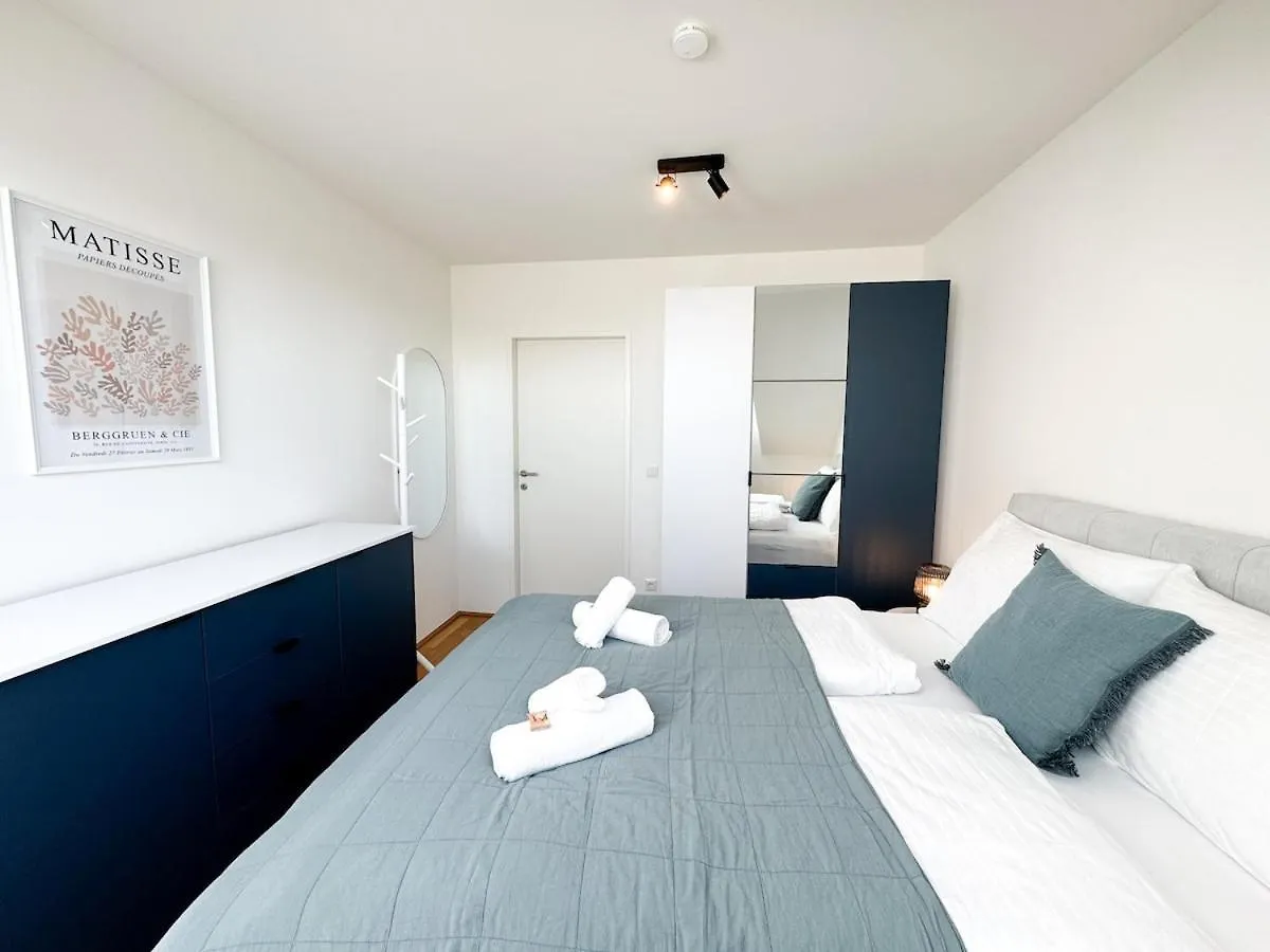 Modern & Spacious 2Br Apartment With Balcony Vienne 0*,