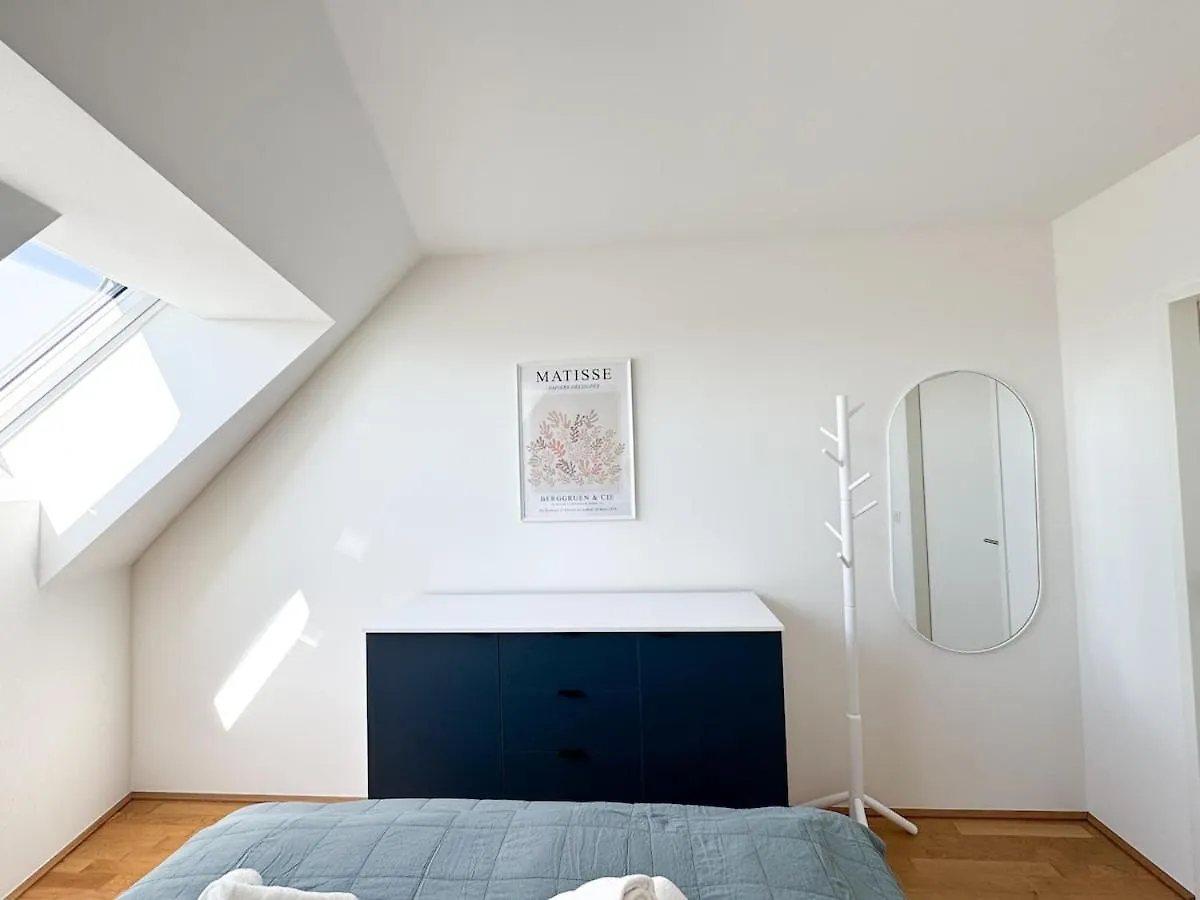 Modern & Spacious 2Br Apartment With Balcony Vienne 0*,  Autriche