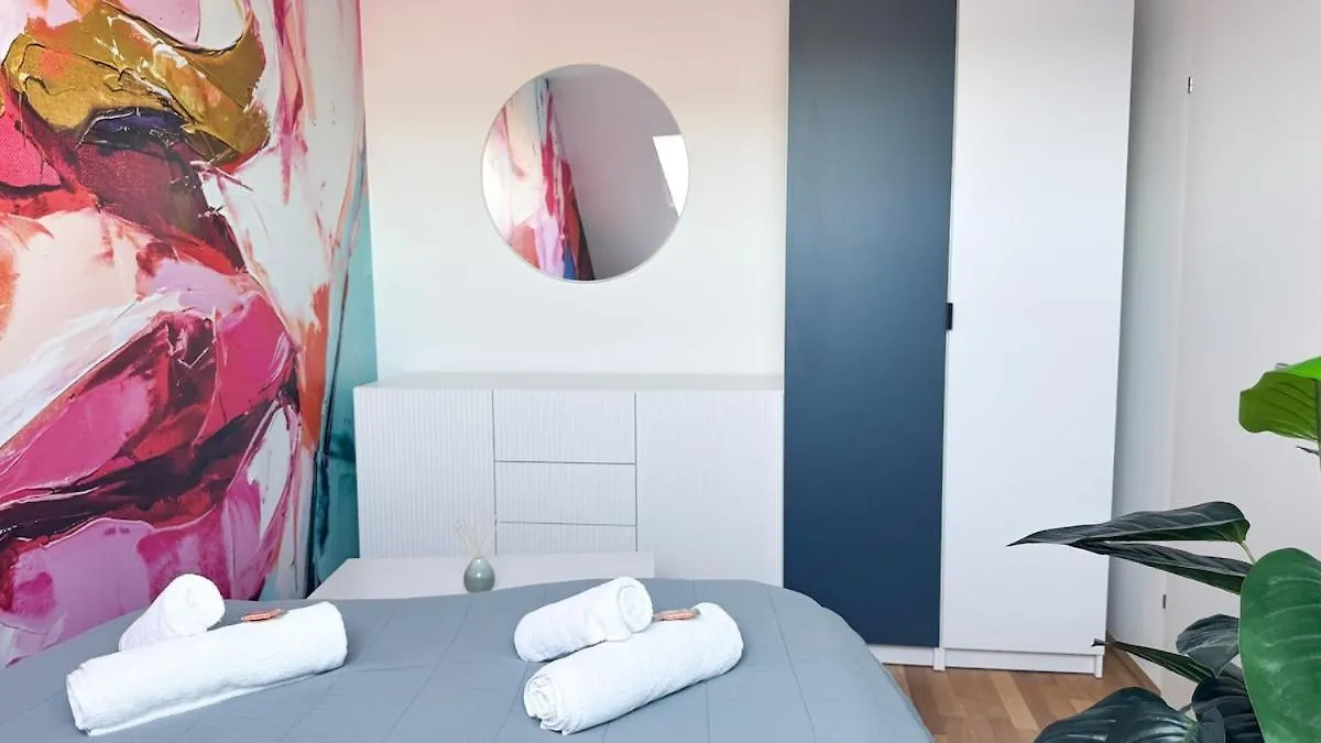 Modern & Spacious 2Br Apartment With Balcony Vienne