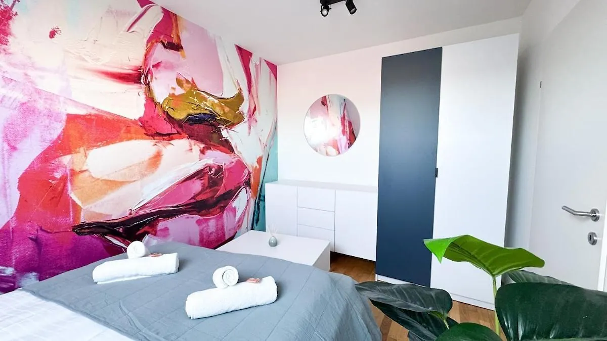 Modern & Spacious 2Br Apartment With Balcony Vienne