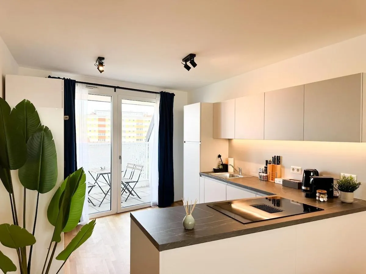 Modern & Spacious 2Br Apartment With Balcony Vienne