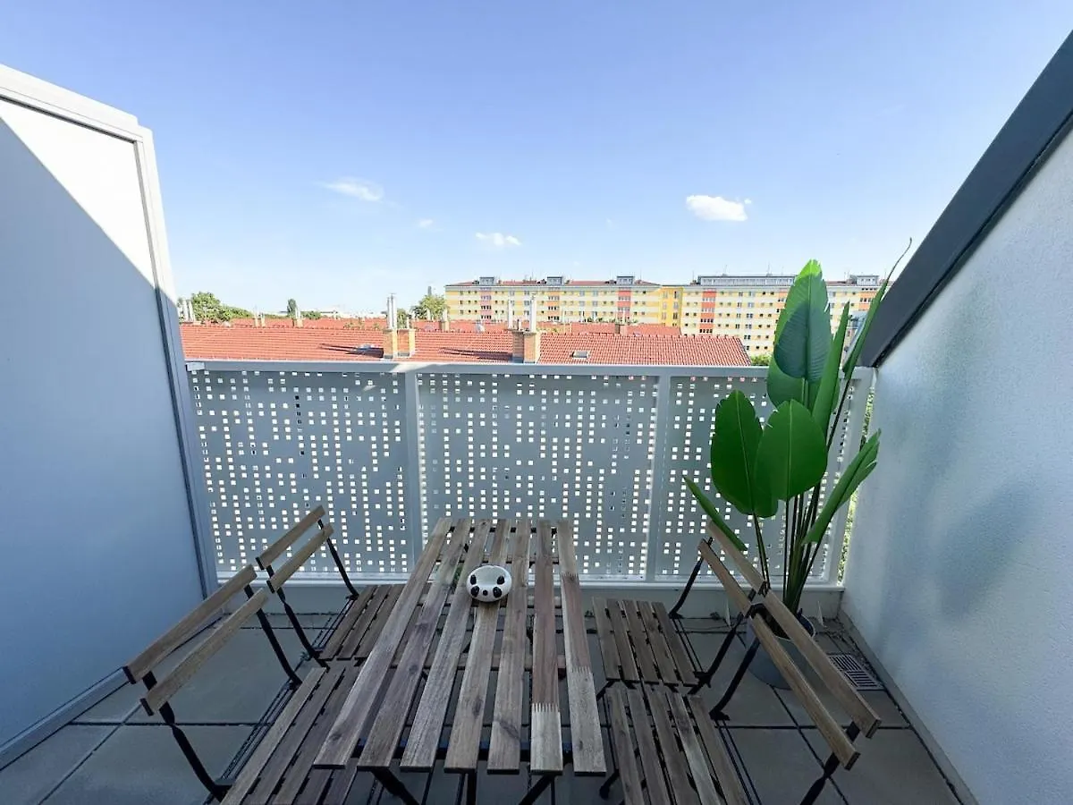 Modern & Spacious 2Br Apartment With Balcony Wien
