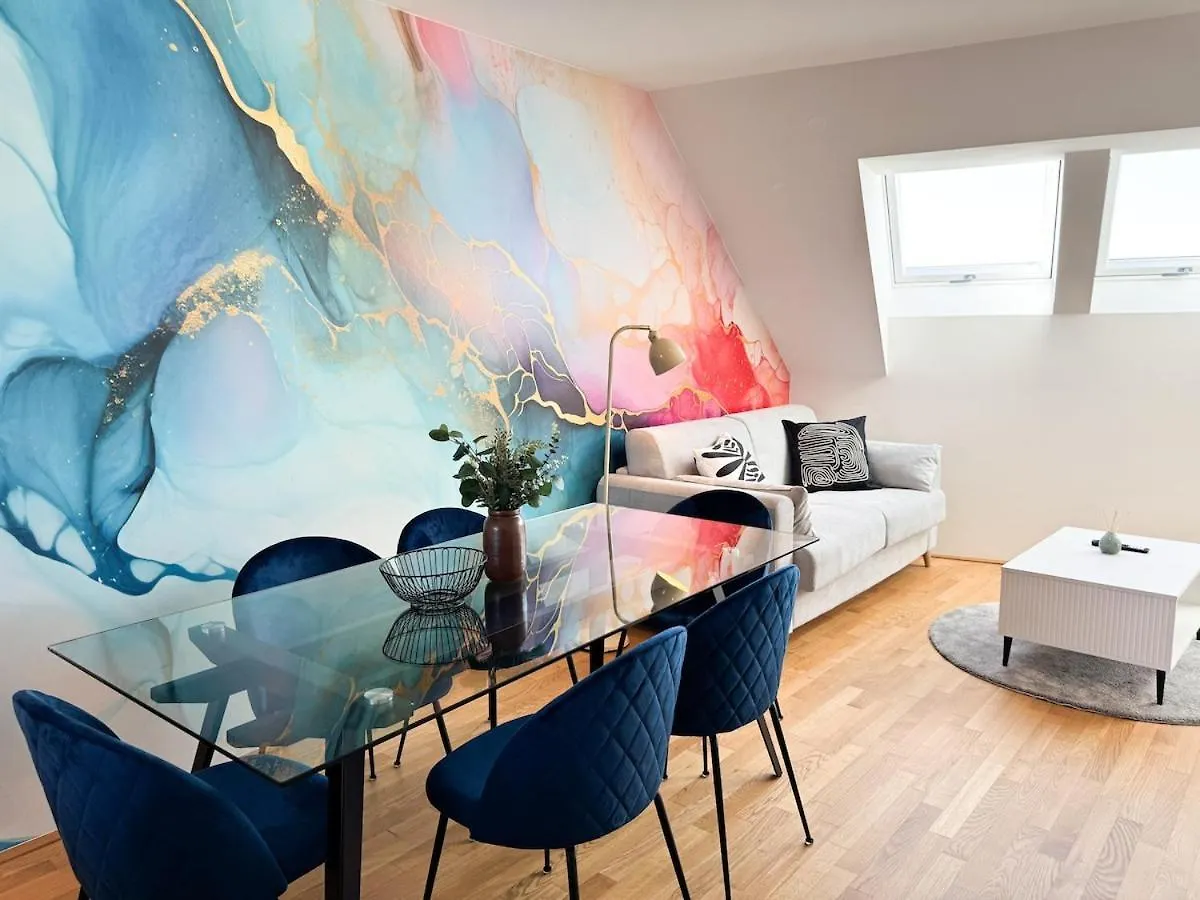 וינה Modern & Spacious 2Br Apartment With Balcony 0*,