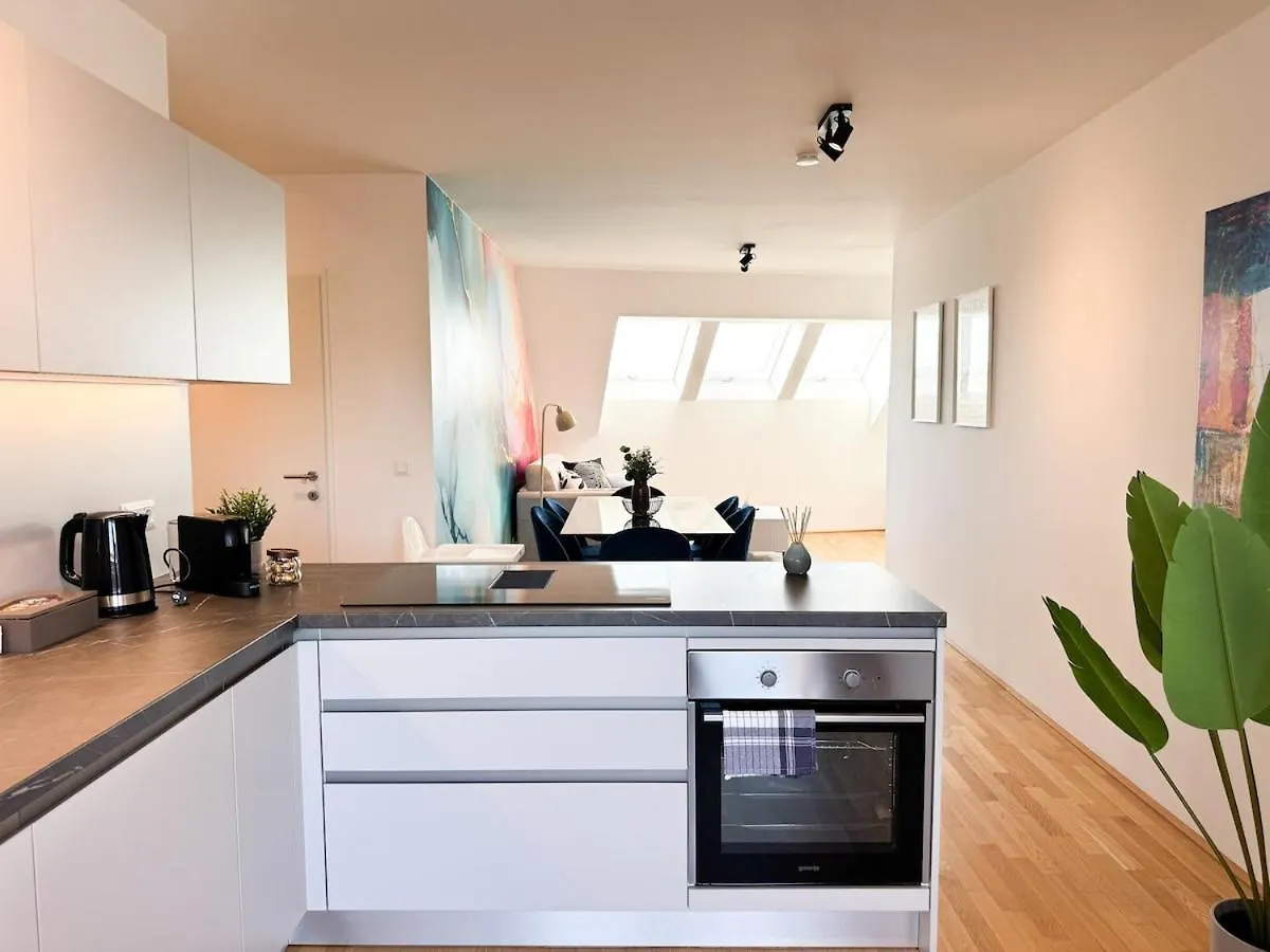 Modern & Spacious 2Br Apartment With Balcony Wien